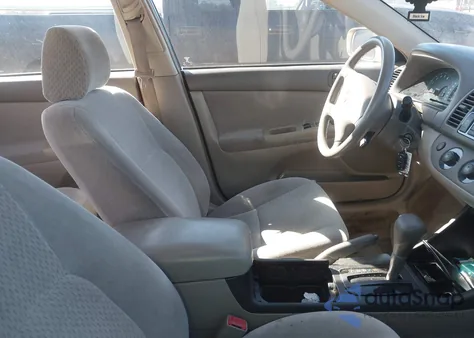 2003 Toyota Camry Le z USA, uszkodzony, nr VIN 4T1BE32K93U180713